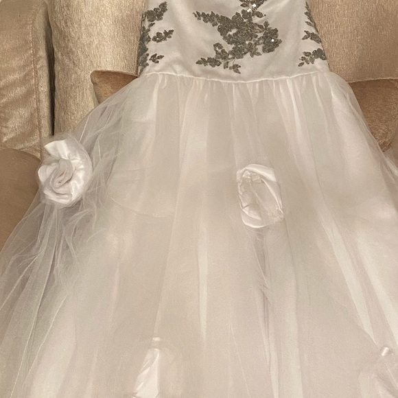 NWOT-Custom Made Flower Girl Dress - Picture 5 of 5